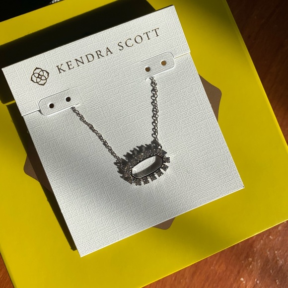 NWT Kendra Scott Elisa Open Frame Crystal Pendant Necklace in Silver - Picture 5 of 7